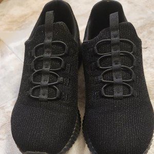 SKECHERS MEMORY FOAM SLIP-ON SNEAKERS, BLACK, WOMENS SIZE 7